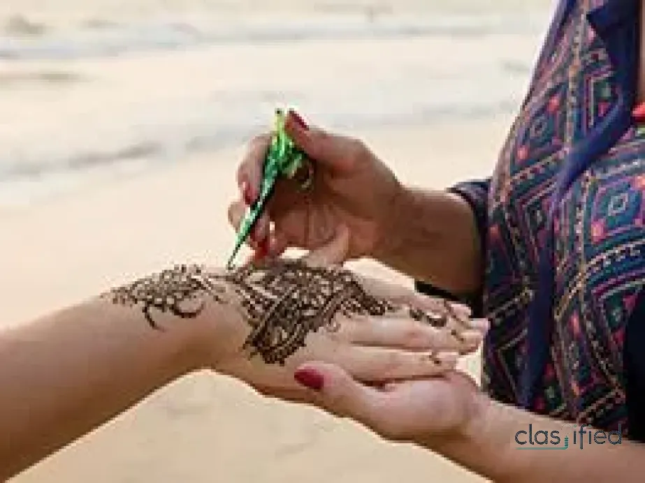 Mehendi & Make-up Artists in Delhi