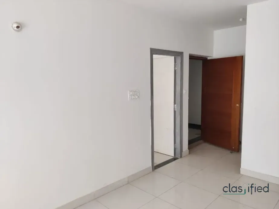 1639 Sq.Ft Flat with 3BHK For Sale in Thanisandra Main Road